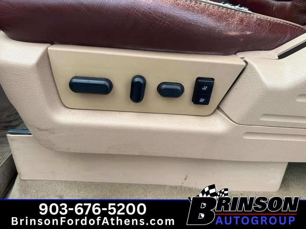 Used 2011  Ford King Ranch image 13