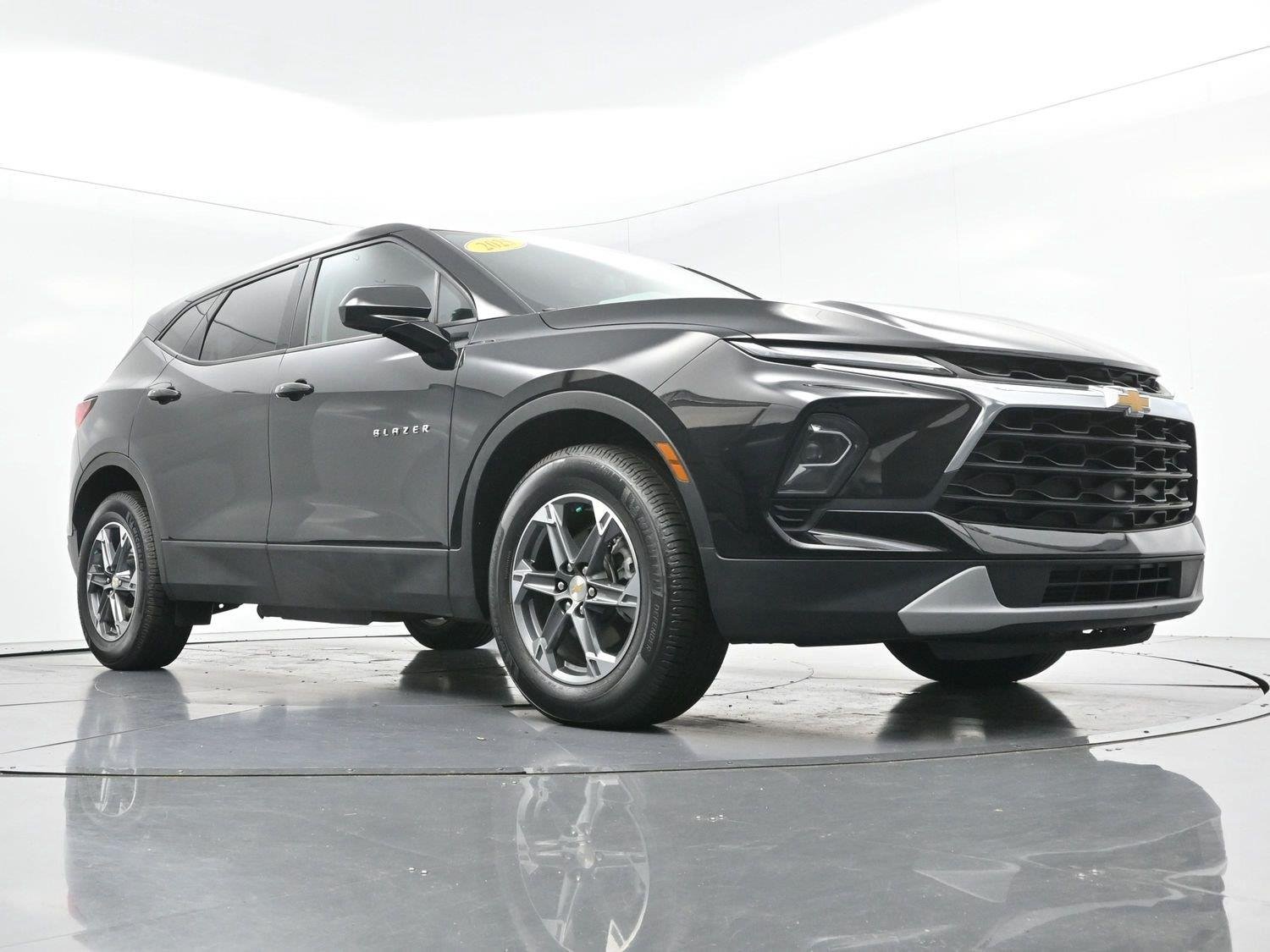 Used 2025 Black Chevrolet 2LT image 48