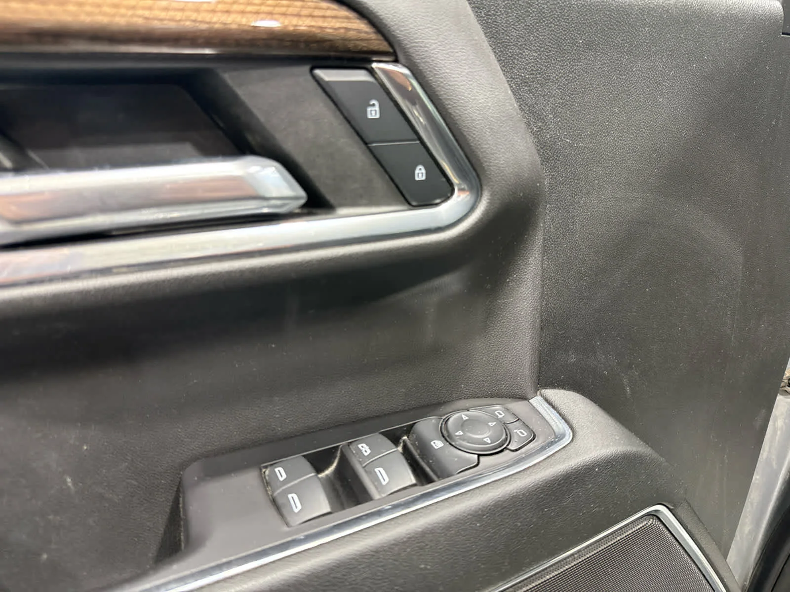 Used 2023 Sterling Gray Metallic Chevrolet LT image 15