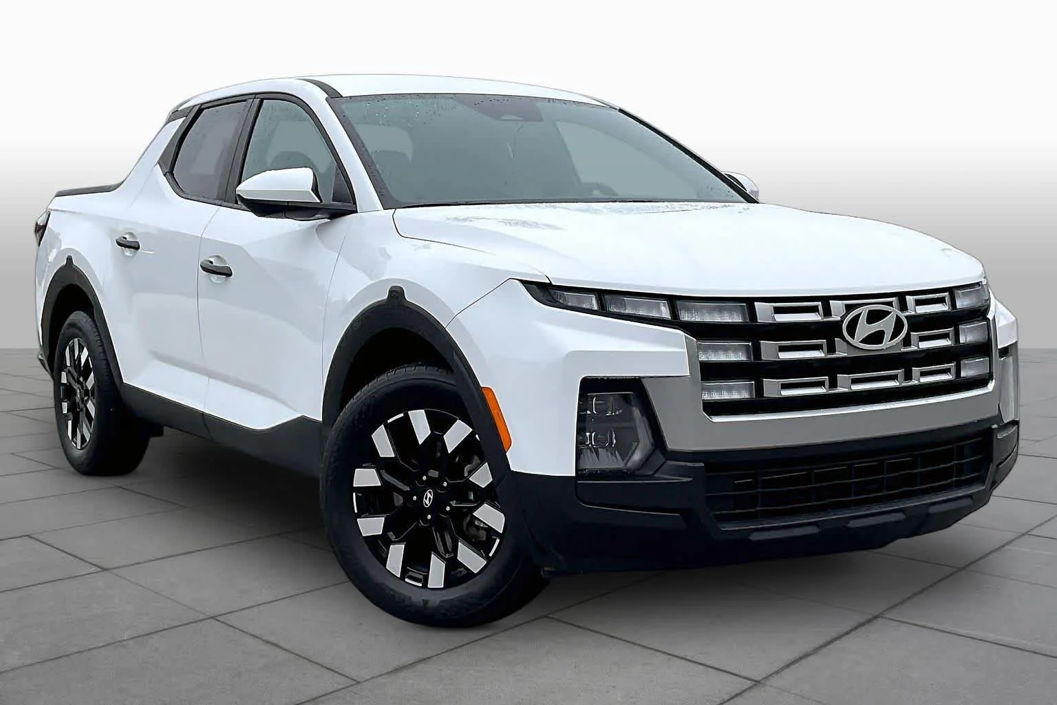 Used 2025 Atlas White Hyundai SE image 3