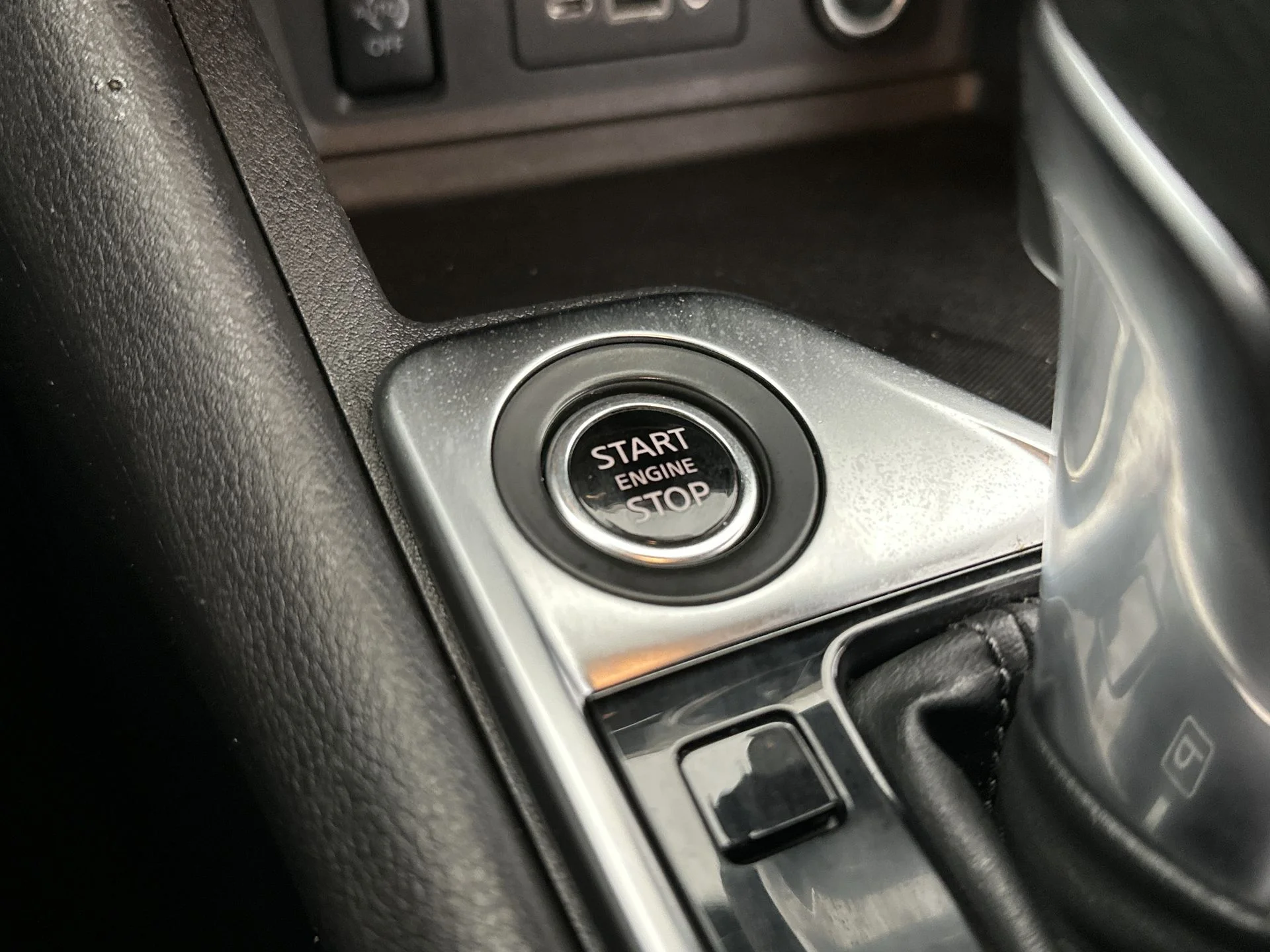 Used 2024 Gray Nissan SV image 35