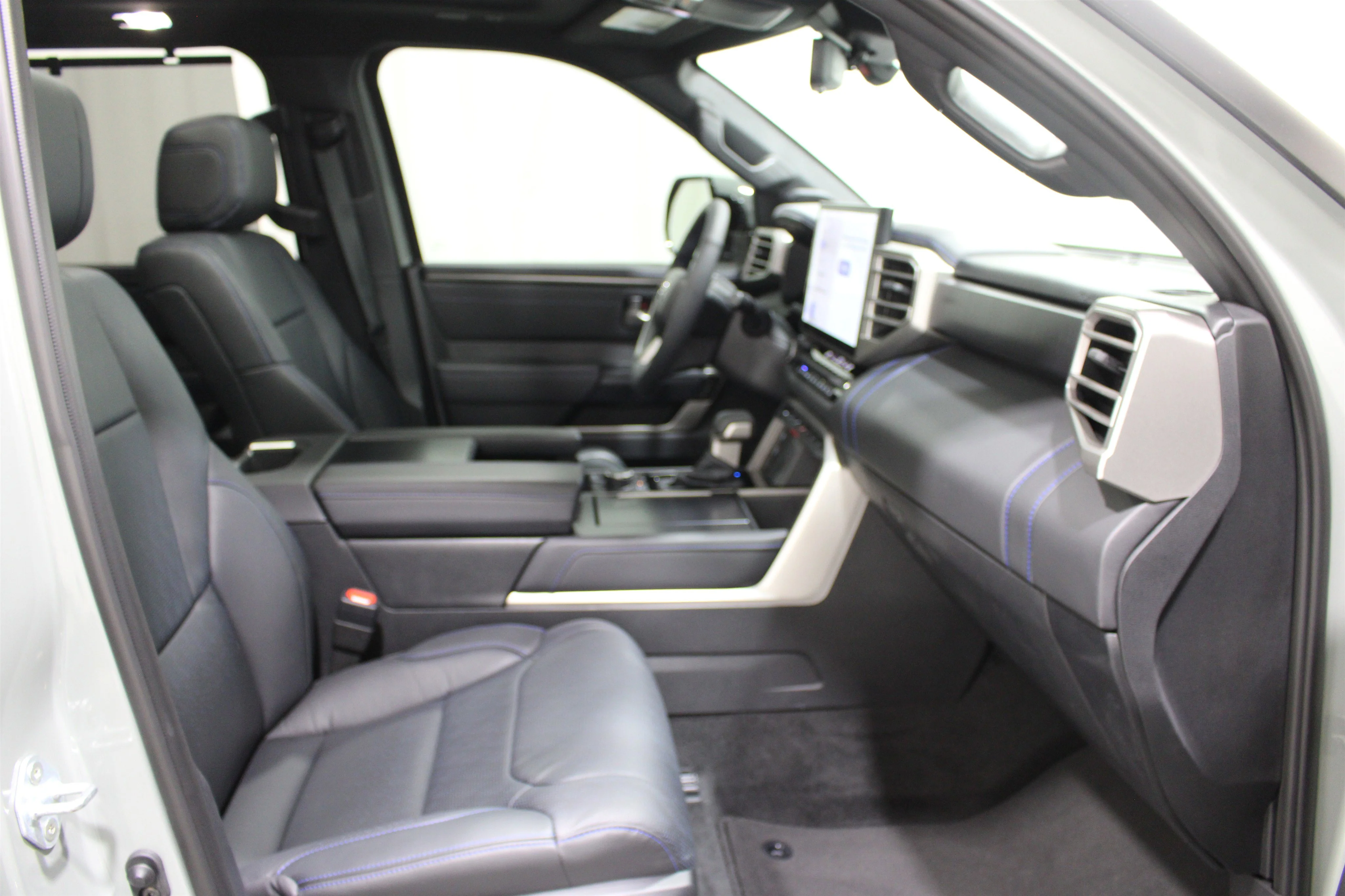 2026 Toyota Sequoia Platinum - Photo 35