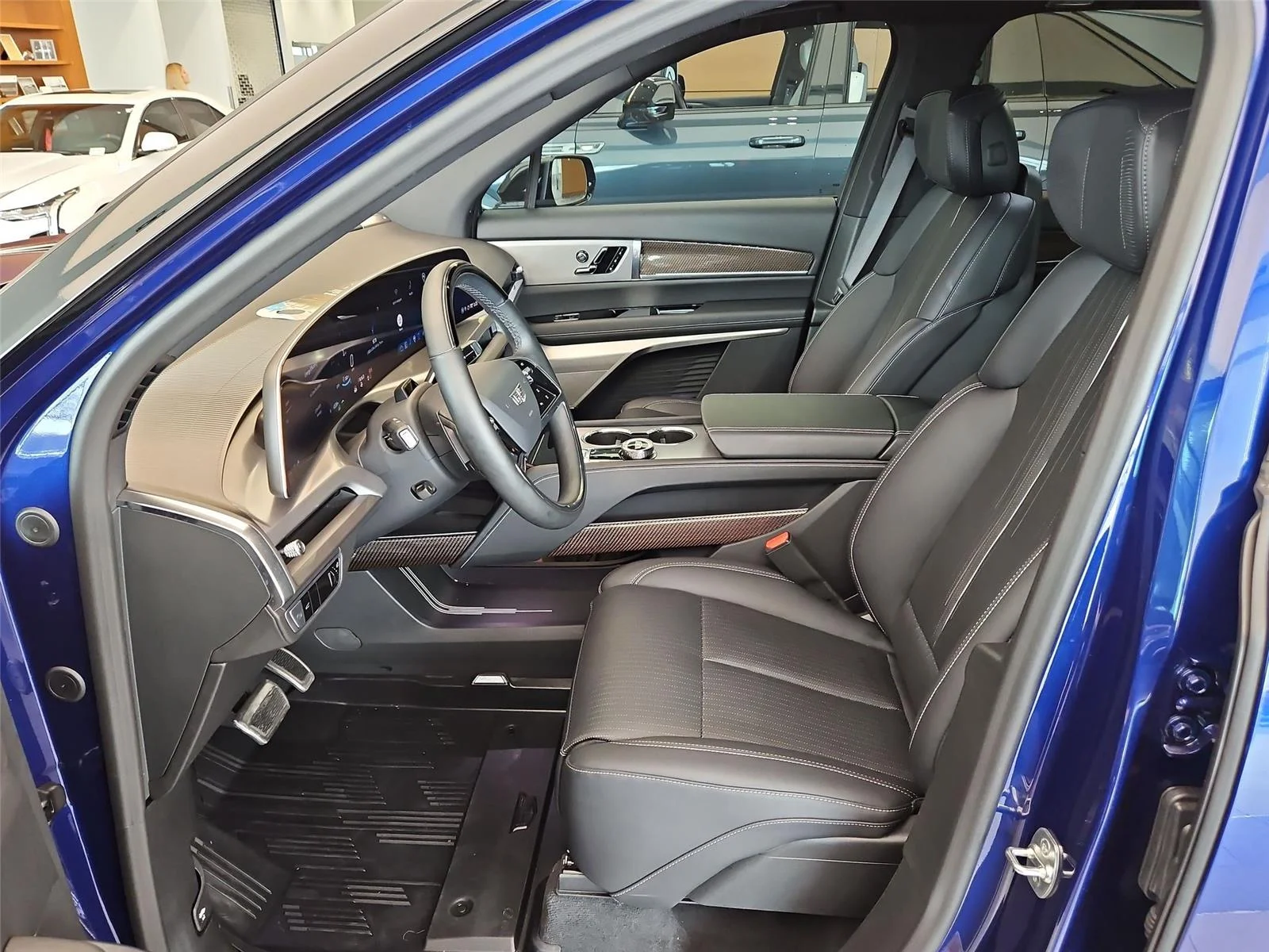 2026 Cadillac VISTIQ Sport - Photo 10