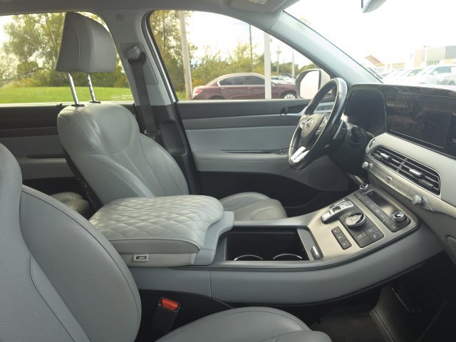 Used 2022 White Hyundai SEL image 4