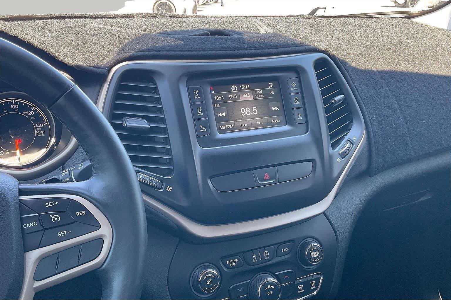 Pre-Owned 2017 Jeep Cherokee Altitude