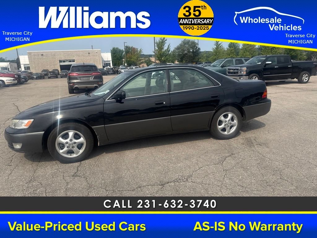 Used 1999 Black Lexus 300 image 2