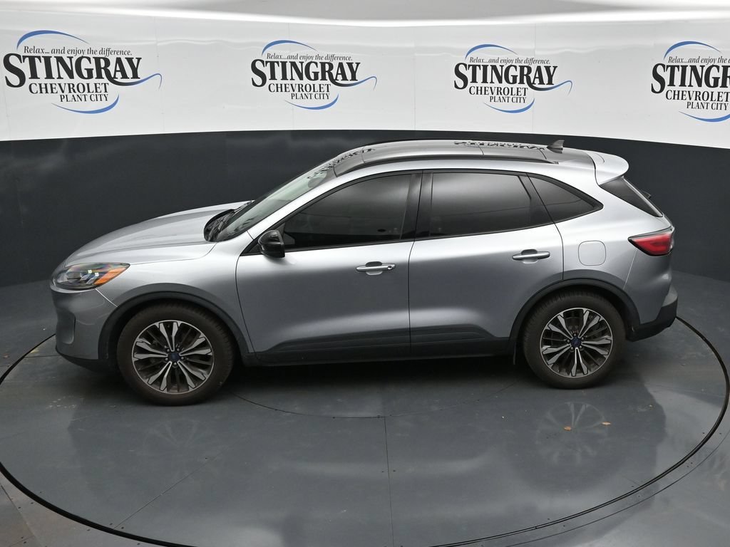 Used 2022 Silver Ford SE image 30