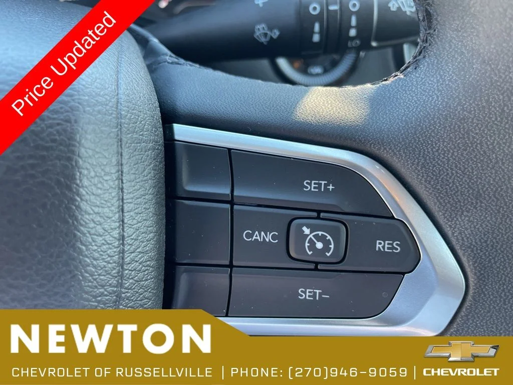 Used 2022 Diamond Black Jeep Latitude image 13
