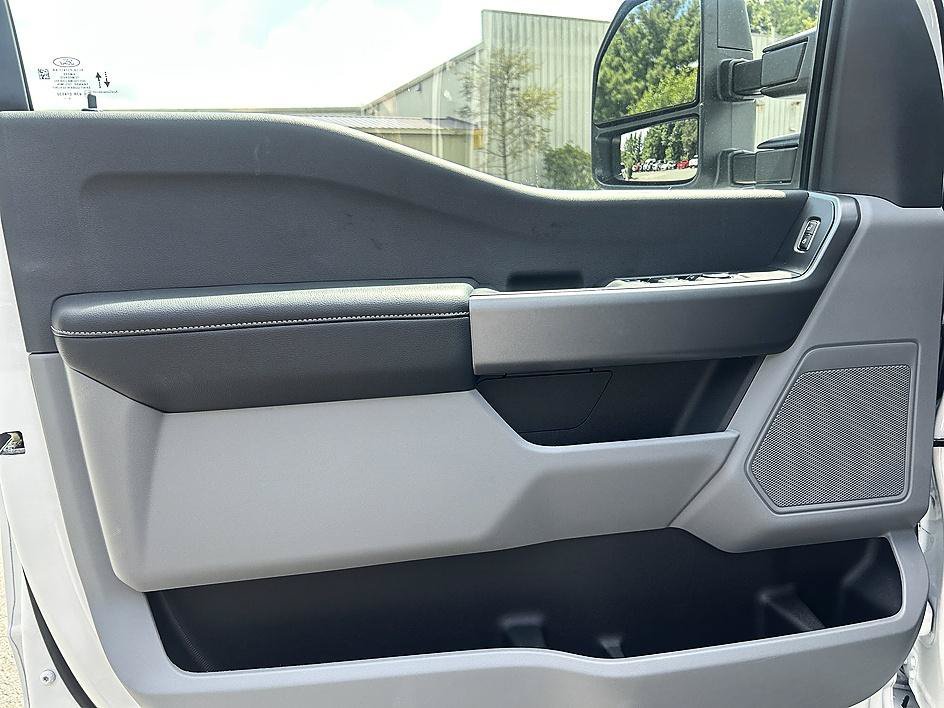 2026 Ford F-350 Super Duty XL - Photo 9
