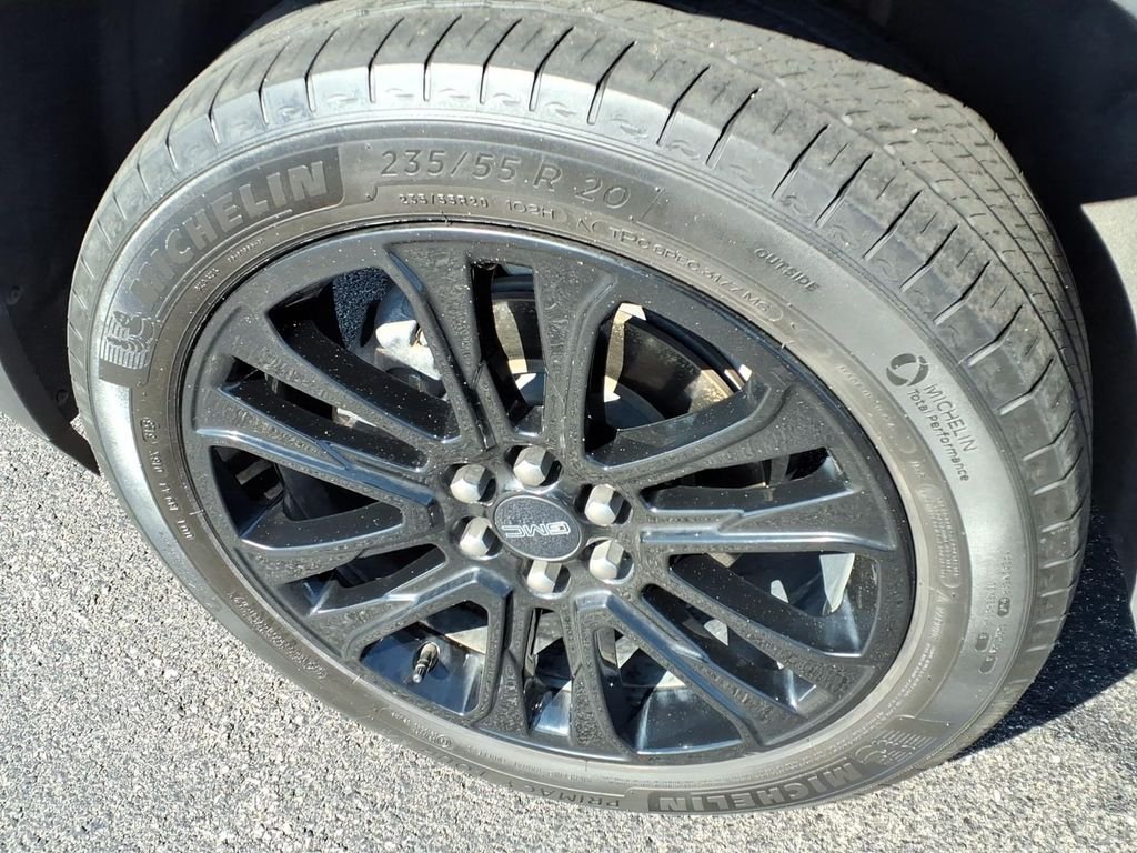 Used 2023 Ebony Twilight Metallic GMC SLE image 19