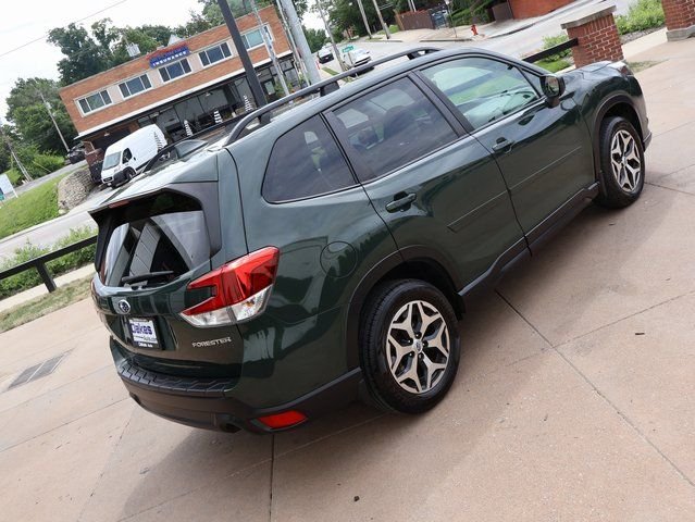 Used 2022 Green Subaru Premium image 7