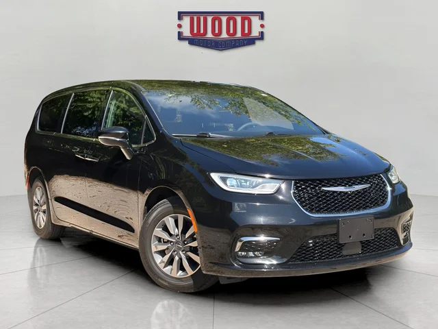 2025 Chrysler Pacifica Hybrid Select