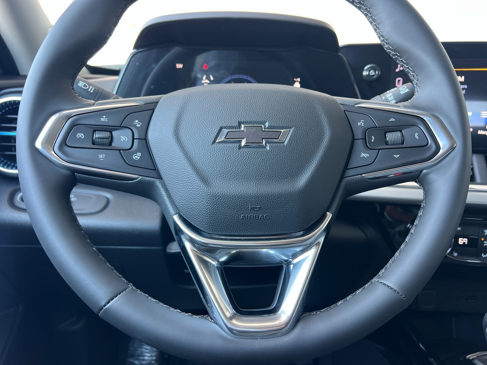 2026 Chevrolet Trax LT - Photo 23