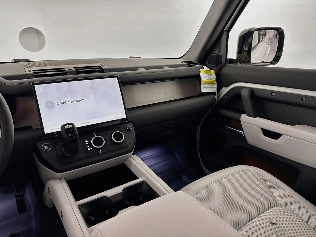 New 2026 Fuji White Land Rover X-Dynamic SE image 24