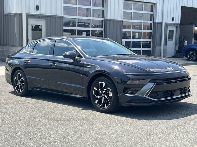 Certified Used 2025 Blue Hyundai SEL image 15