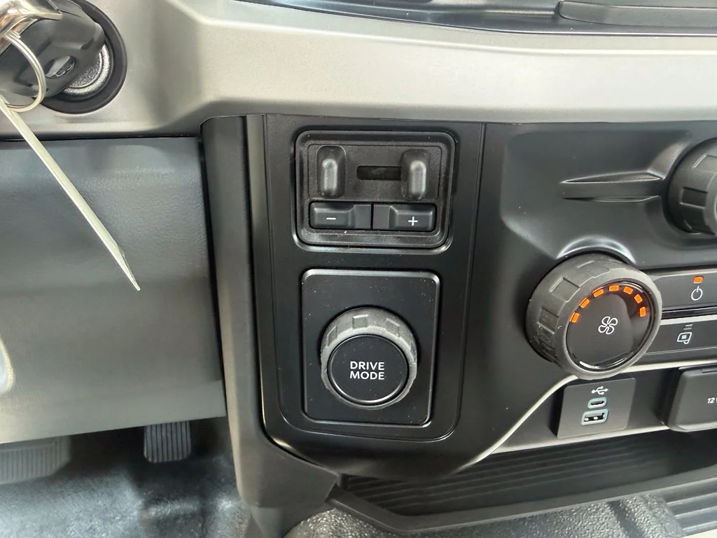 New 2026 Oxford White Ford F-450® XL image 27
