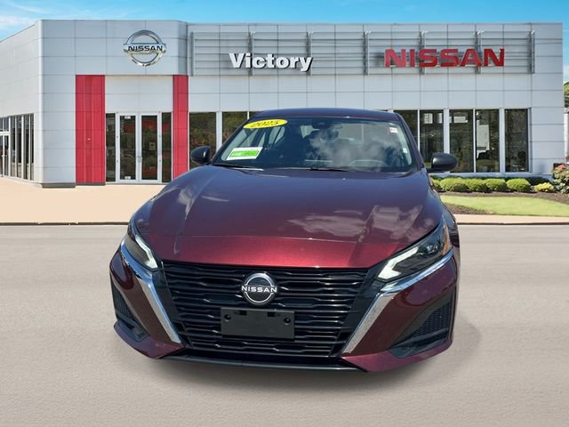 Used 2025 Garnet Pearl Nissan 2.5 SV image 8