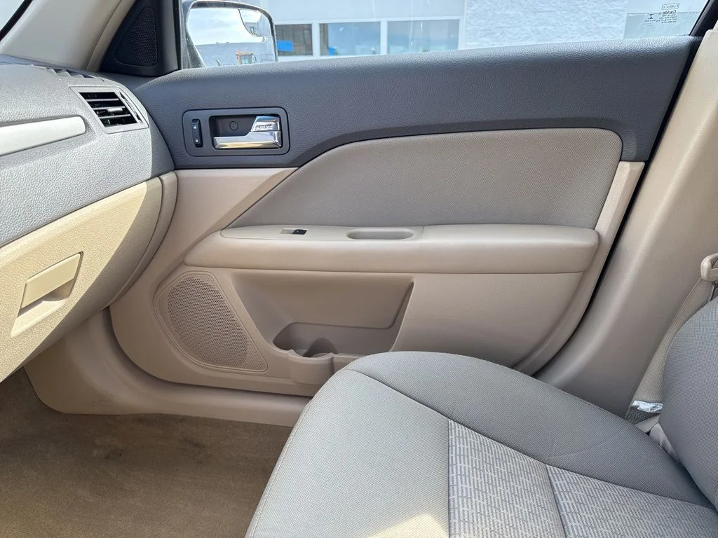 Used 2012 Cinnamon Ford SE image 26