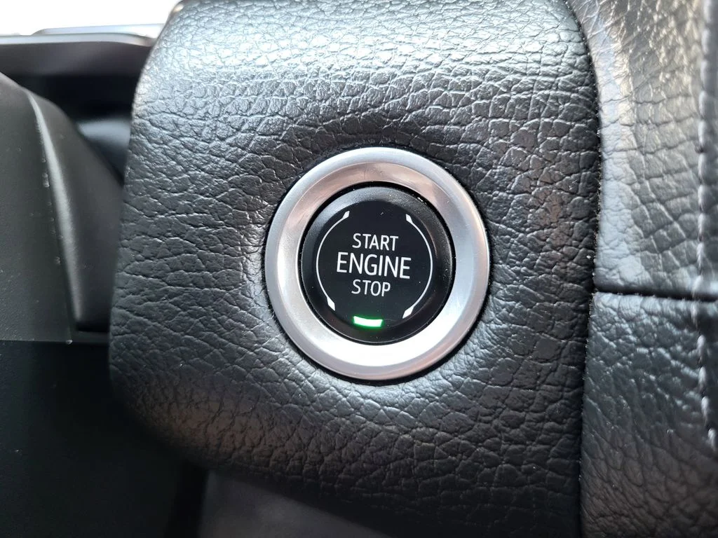 Used 2024 Onyx Black GMC Denali image 17