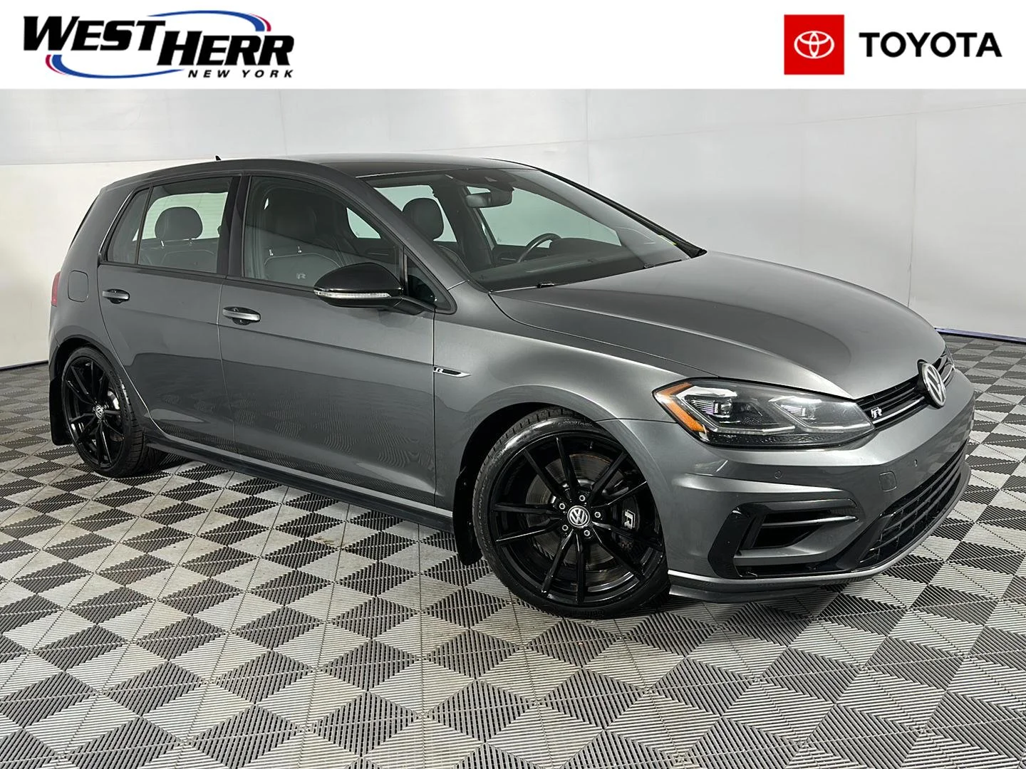Used 2019 Indium Gray Metallic Volkswagen 4Motion image 1