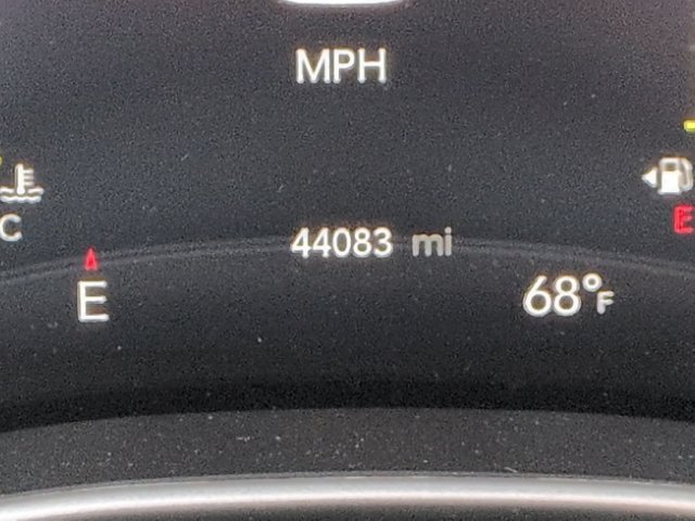 Used 2021 Silver Chrysler Touring L image 25
