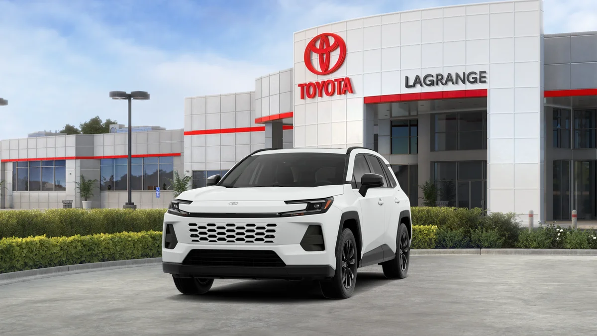 New 2026 Ice Cap Toyota XLE Premium image 18