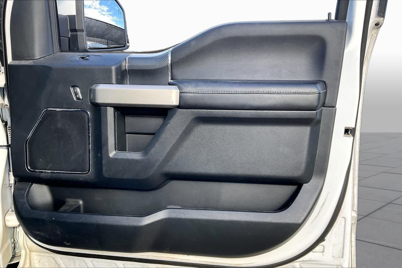Used 2019 Oxford White Ford LARIAT image 23