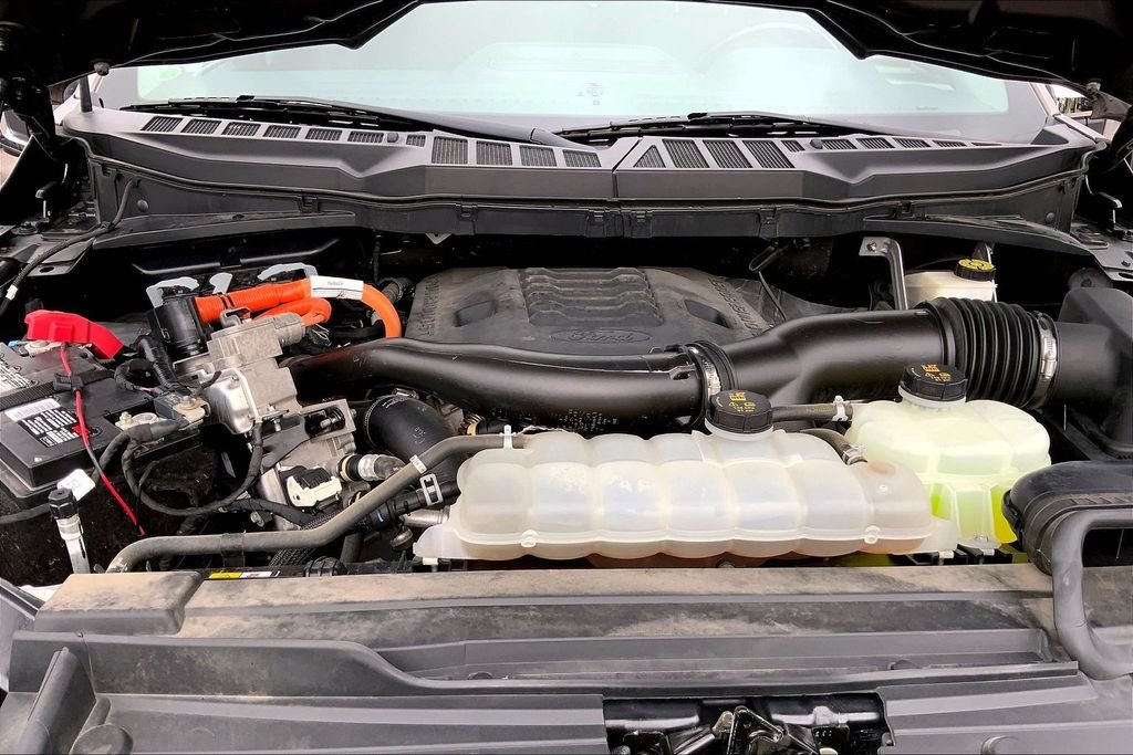 Used 2022 Gray Ford Lariat image 30