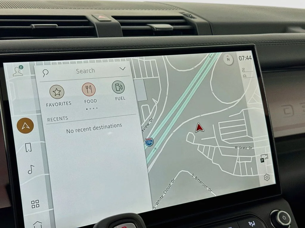 New 2026  Land Rover X-Dynamic SE image 14