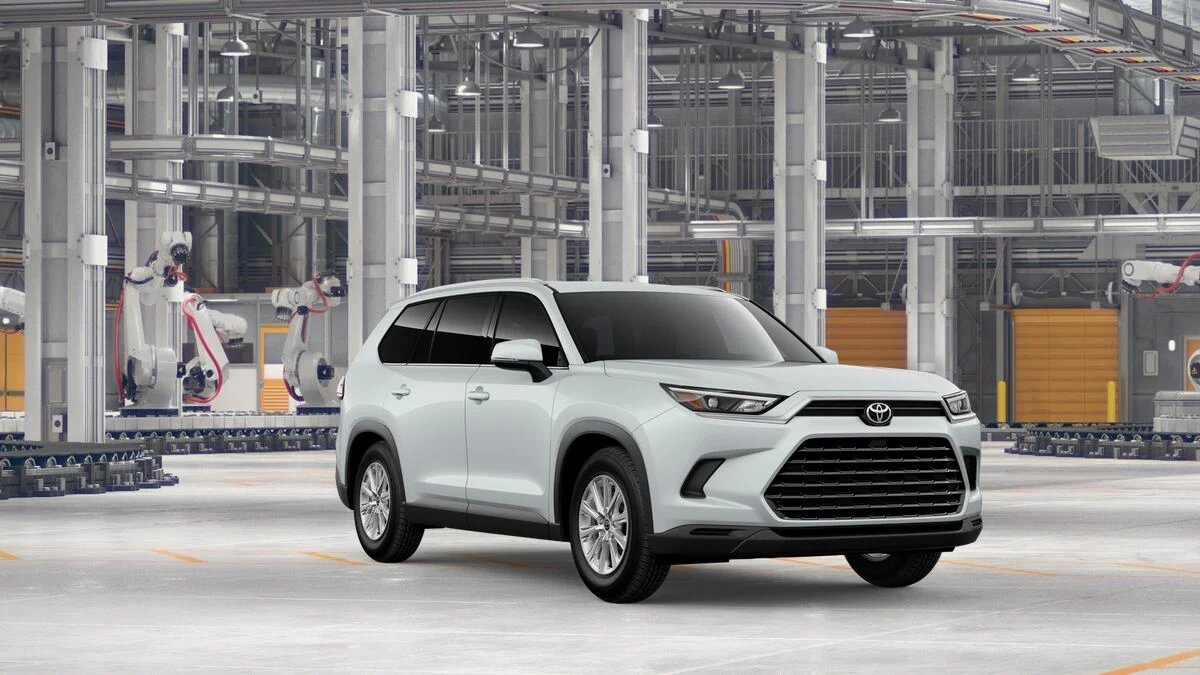 New 2026 Wind Chill Pearl Toyota XLE image 15