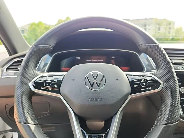 Used 2023 White Volkswagen 2.0T SE R-Line Black image 19