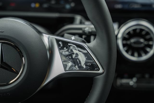 New 2026 Polar White Mercedes-Benz GLA 250 image 76