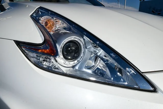 Used 2014 White Nissan Touring image 8