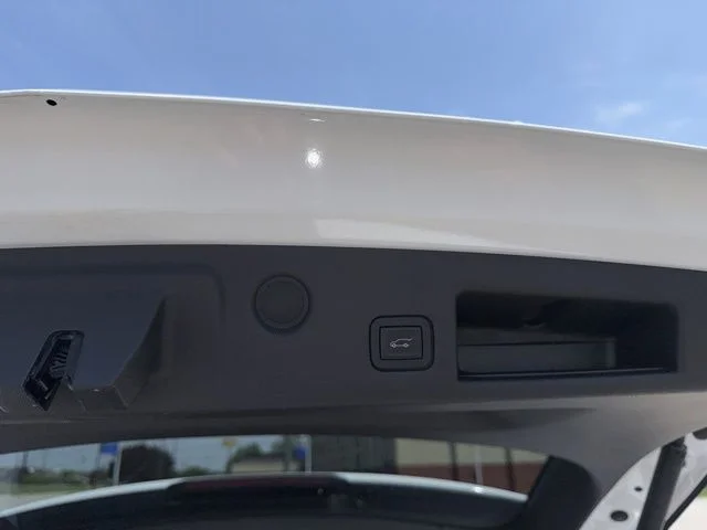 Used 2024 White Chevrolet Premier image 6