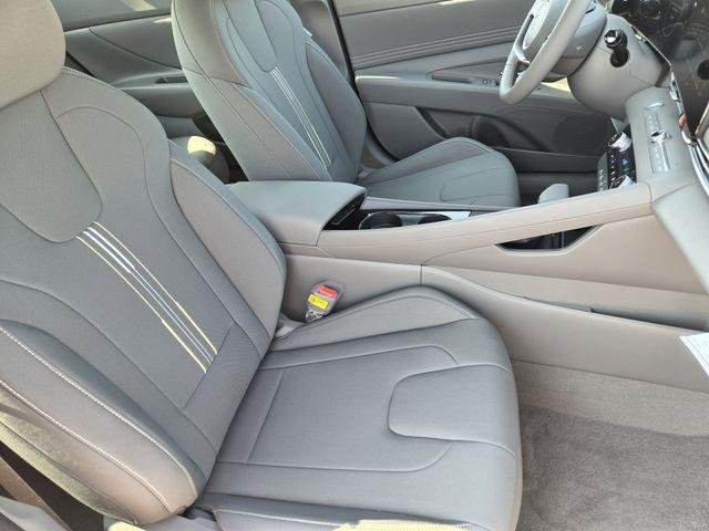 2025 Hyundai Elantra Blue - Photo 14