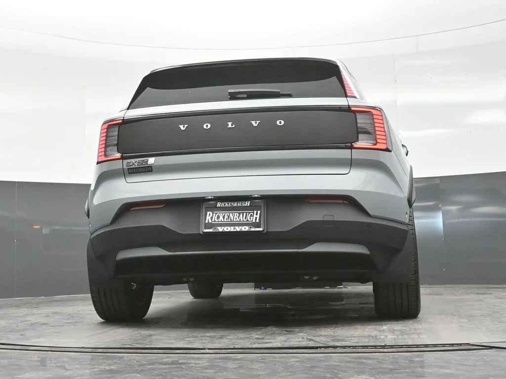 New 2026 Vapour Grey Volvo Twin Motor Cross Country Ultra image 29