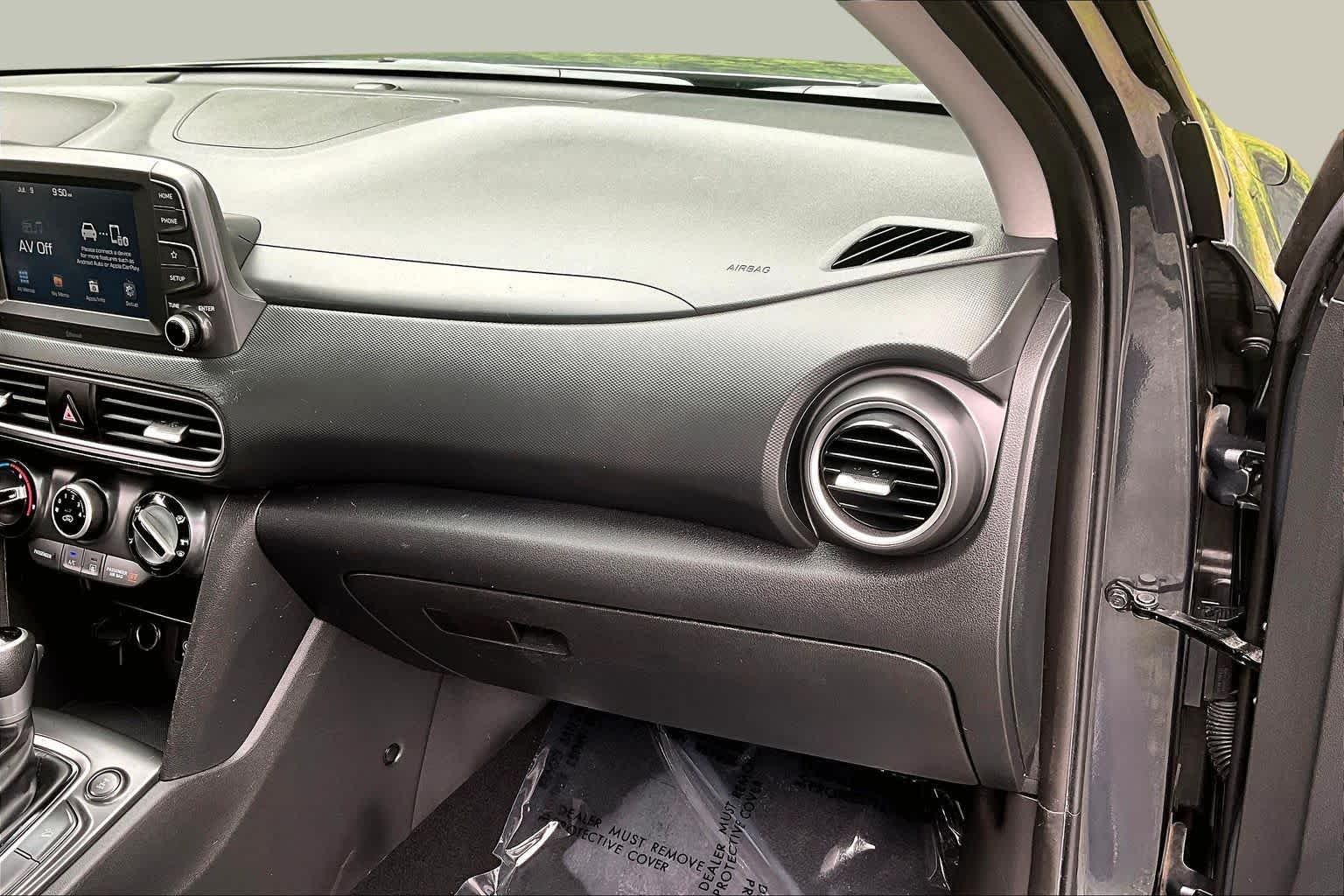 Used 2018 Thunder Gray Hyundai SE image 19