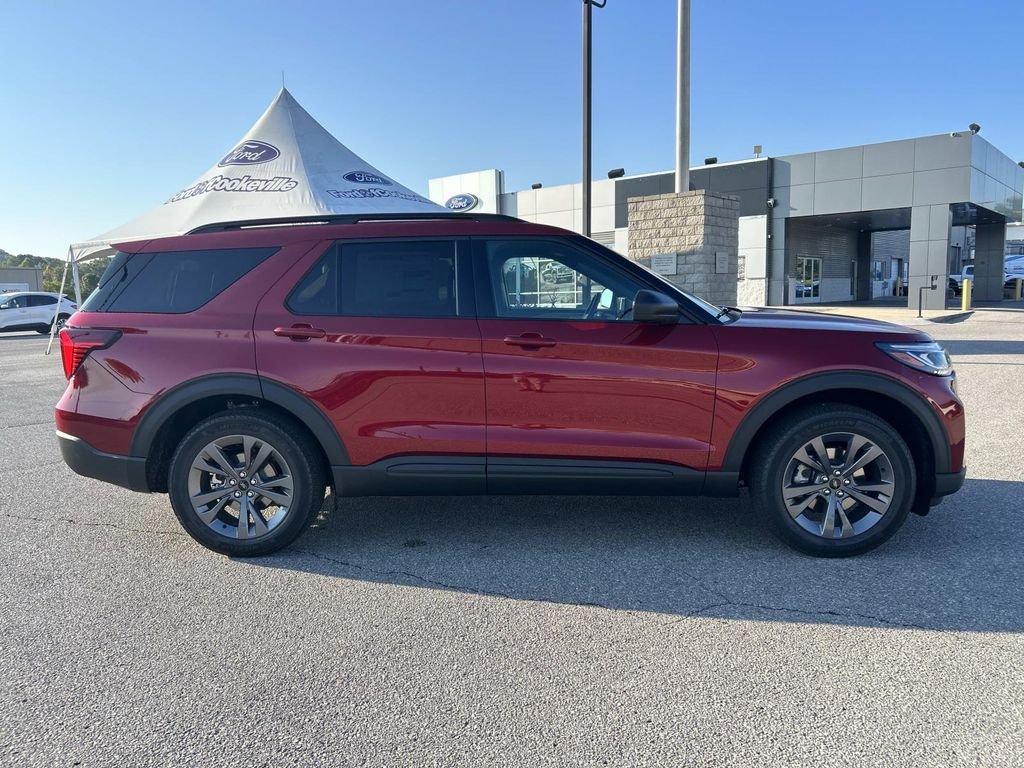 New 2027 Ruby Red Metallic Tinted Clearcoat Ford Active image 3