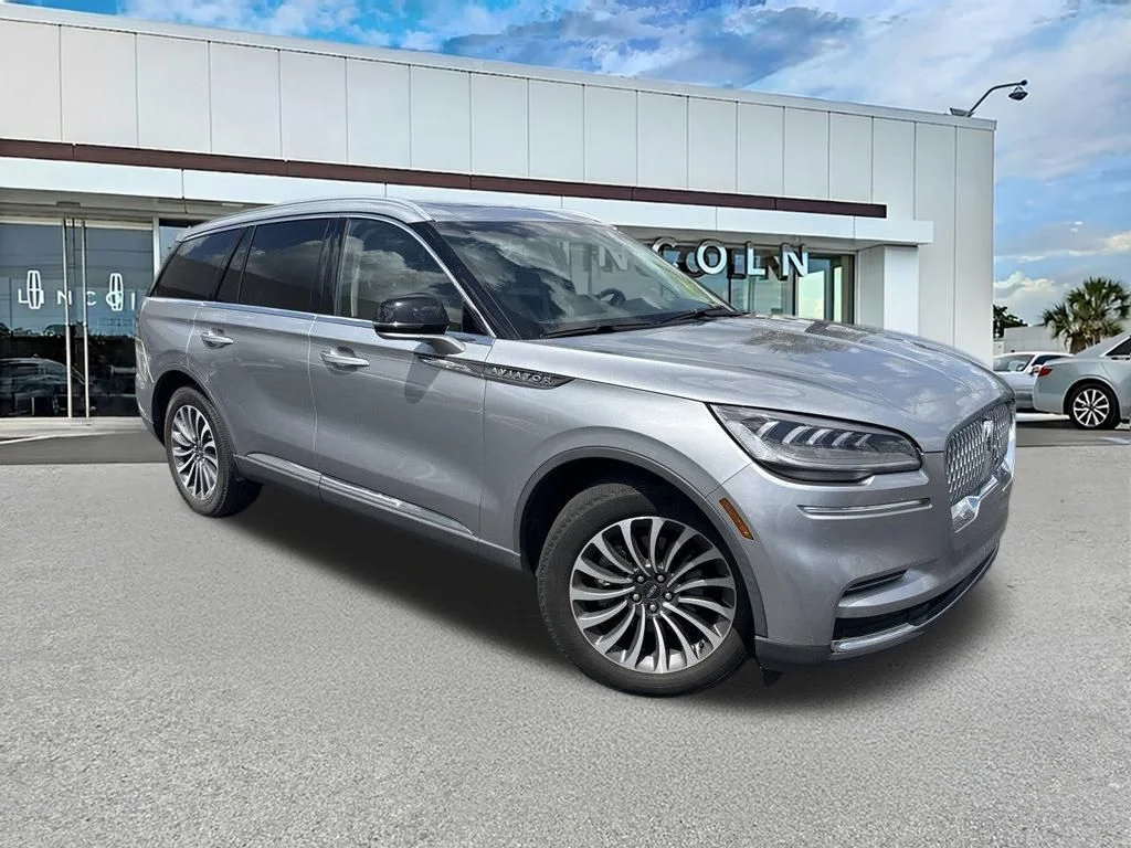 Used 2023 Radiance Metallic Lincoln Standard image 1