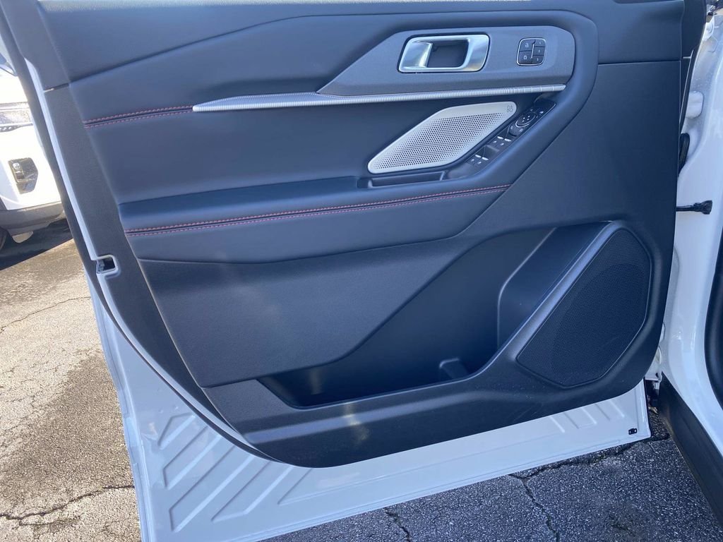 2026 Ford Explorer ST - Photo 11