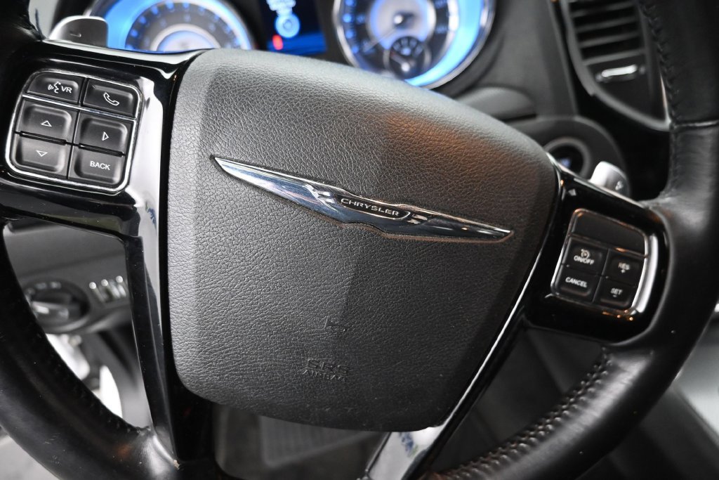 Used 2014 White Chrysler S image 17