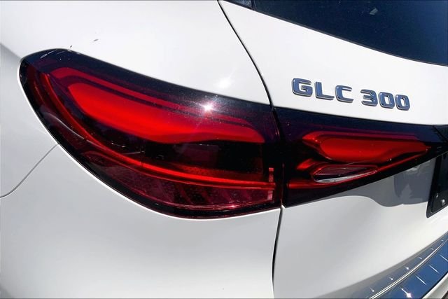 Certified Used 2023 White Mercedes-Benz GLC 300 image 25