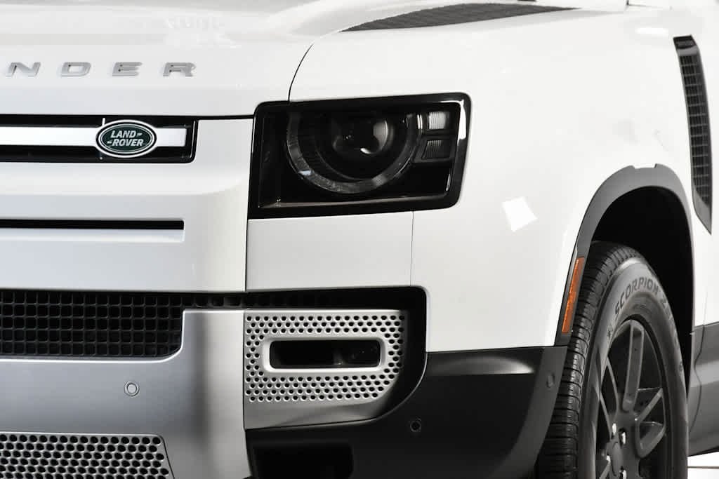 Certified Used 2025 WHT Land Rover S image 10