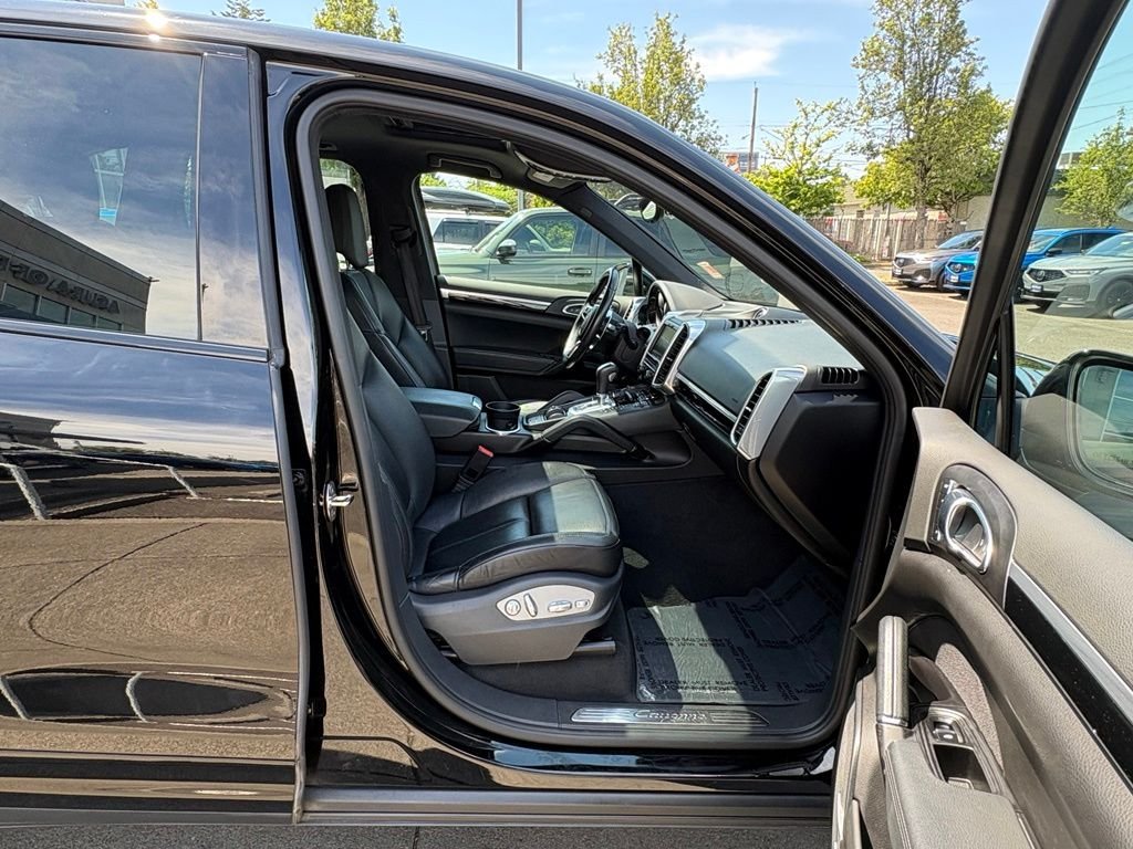 Used 2015 Black Porsche Diesel image 22