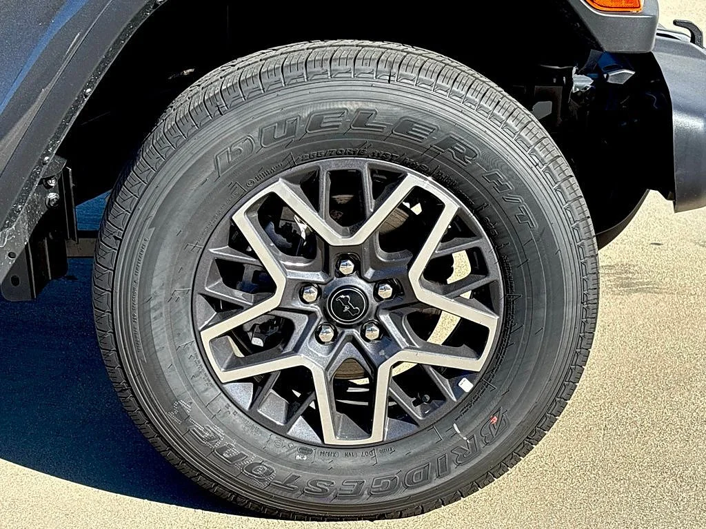 2025 Jeep Wrangler 4-Door Sahara - Photo 26