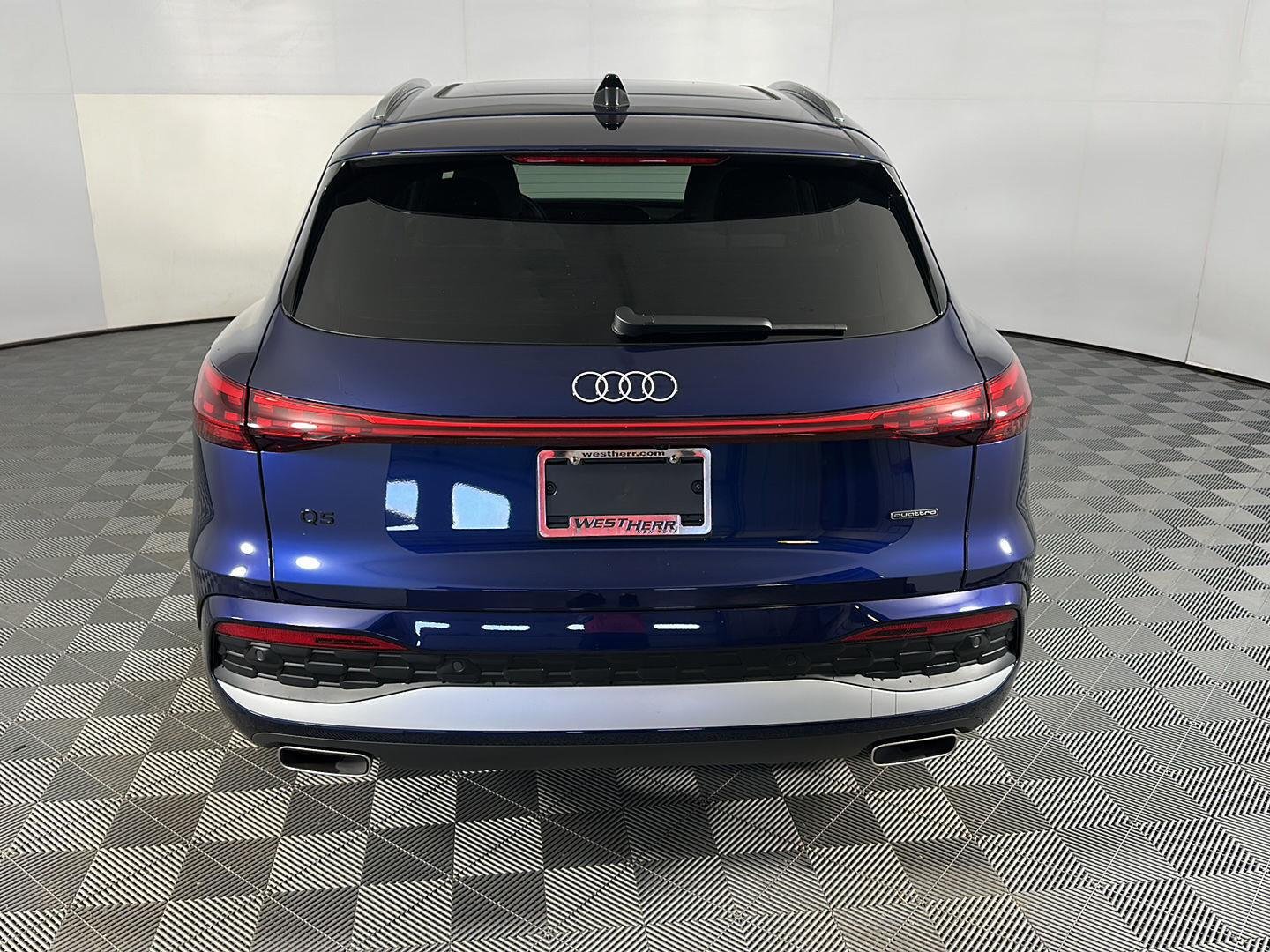 Used 2025 Navarra Blue Metallic Audi Premium Plus image 9