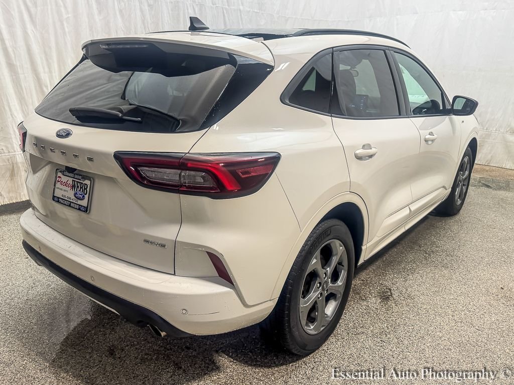 Used 2023 White Metallic Ford ST-Line image 8