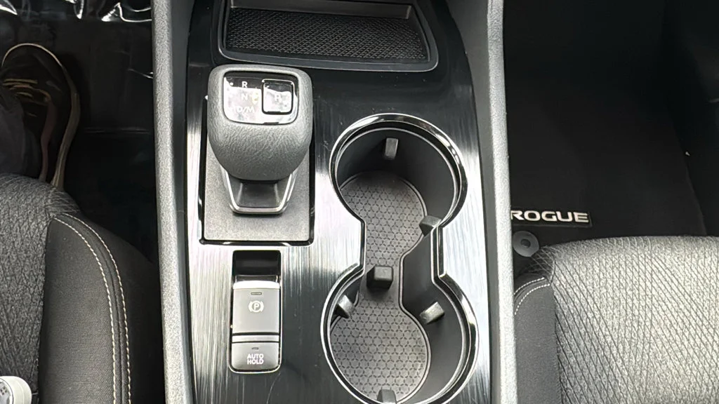2024 Nissan Rogue SV - Photo 25