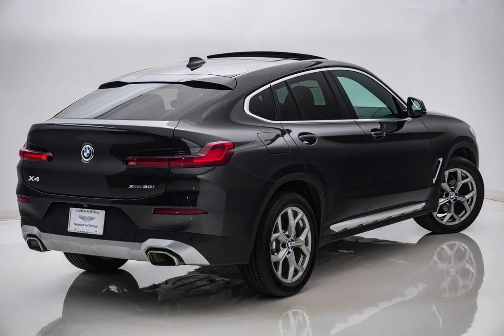 Used 2023 Dark Graphite BMW xDrive30i image 11