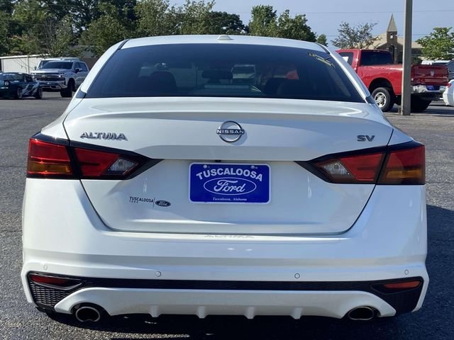 Used 2024 White Nissan 2.5 SV image 3